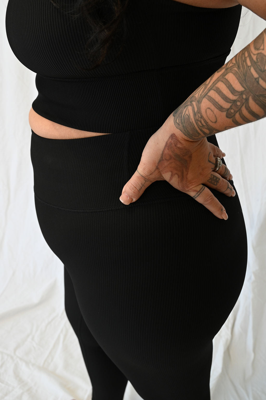 Athletique Low-Waisted Ribbed Leggings With Hidden Pocket and Mesh Pan –  Laguna Clothing Company